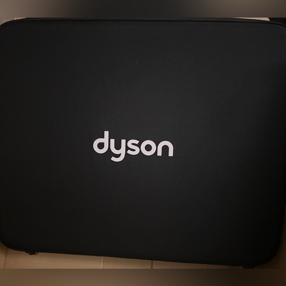 Dyson Professional Stylist Brush Kit - Picture 2 of 13